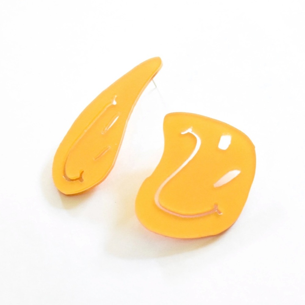Wavy Asymmetrical Smiley Face Earrings